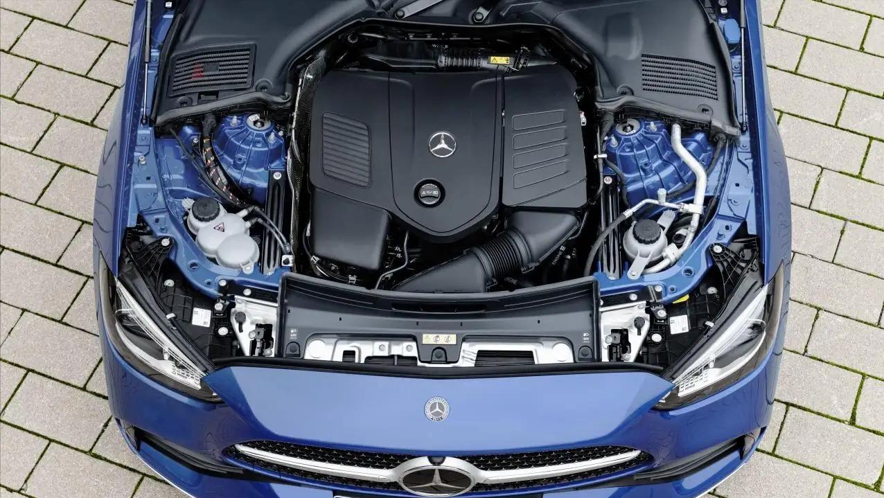 奔驰c级宝马3系奥迪a4l驾驶感受,18款奥迪a4l45quattro发动机