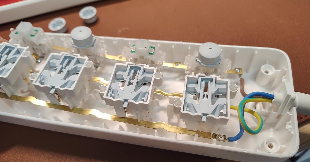 绿联插板与公牛插板对比,公牛插线板怎么选