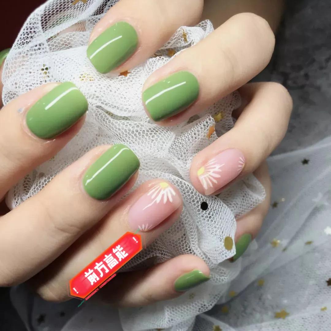 简单又纯又欲的美甲图文,不俗气简单又好看的美甲