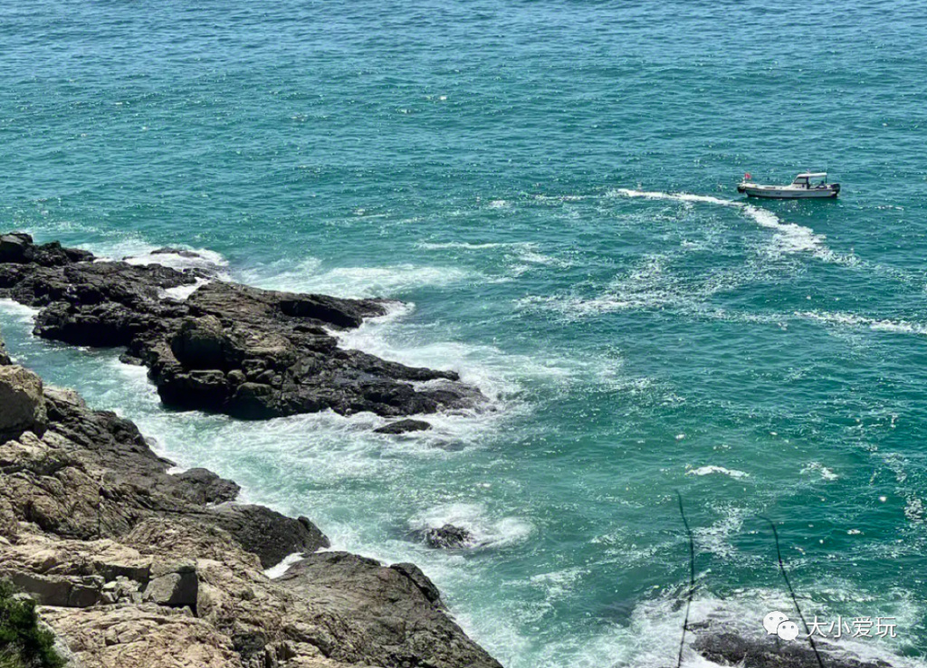 这座颜值逆天的“千岛之城”坐拥金沙白浪，还有机会偶遇荧光海哦