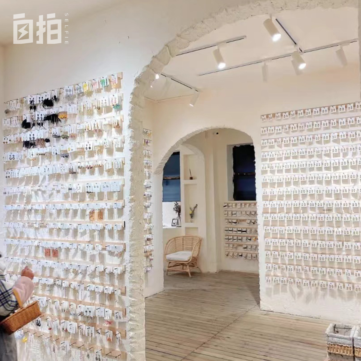 我，15岁辍学进电子厂，16岁回校复读，上大学进名企，自己当老板