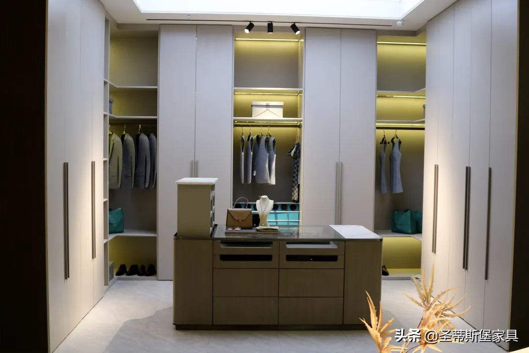 圣蒂斯堡全案整装馆,圣蒂斯堡轻奢系列