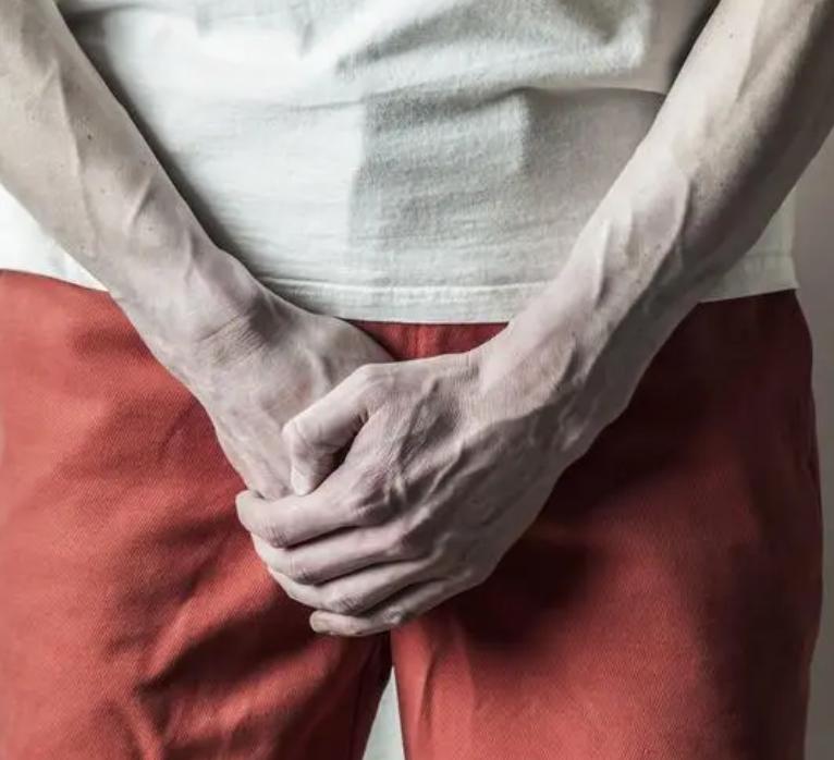 夫妻生活过程中，男人尿尿和射精会同时发生吗？医生为你解答