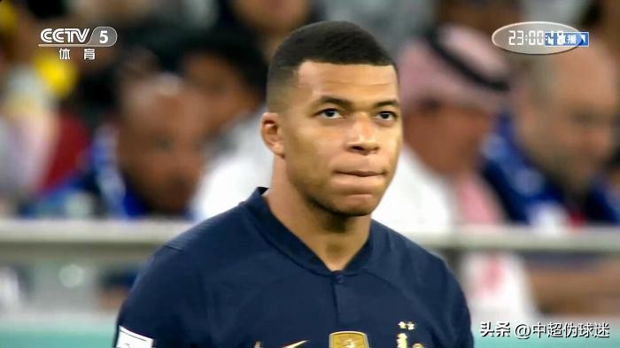 拉莫斯和姆巴佩比赛的足球,梅西姆巴佩内马尔拉莫斯迪马利亚