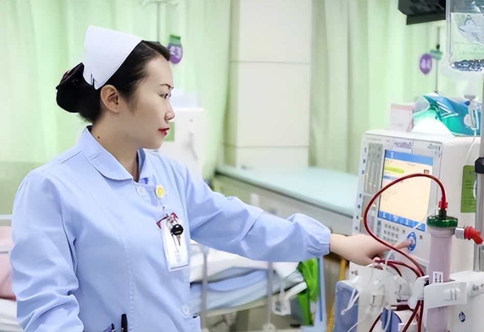 女护士处理男患者隐私部位，会感觉尴尬吗？不妨听听过来人怎么讲