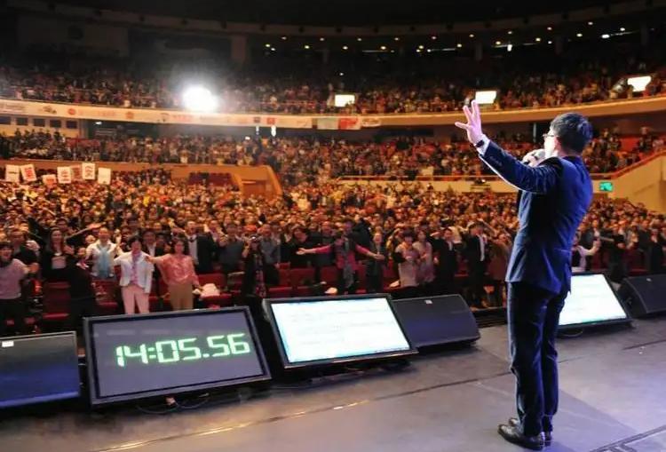 古巴小伙2个月追到中国女孩,古巴女孩退学追随男朋友