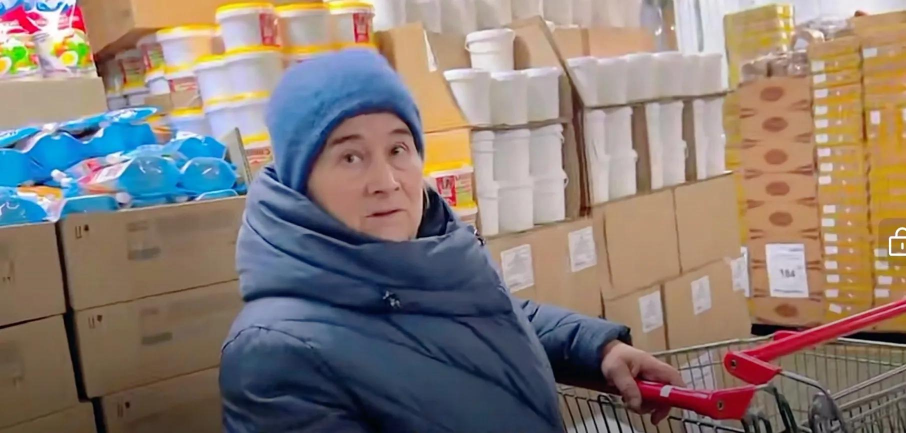 小哒莎要回中国了，有孝心的阿楠大采购，期待来年给丈母娘盖别墅