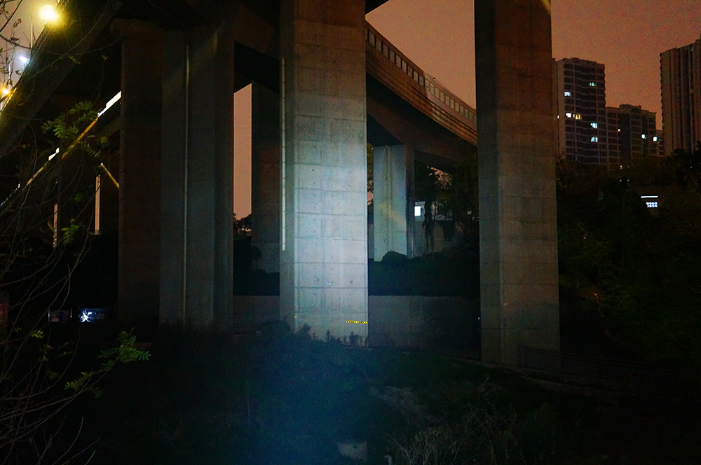 纳拓雷电电弧防身手电筒拆解,纳拓电弧防身手电电压多少