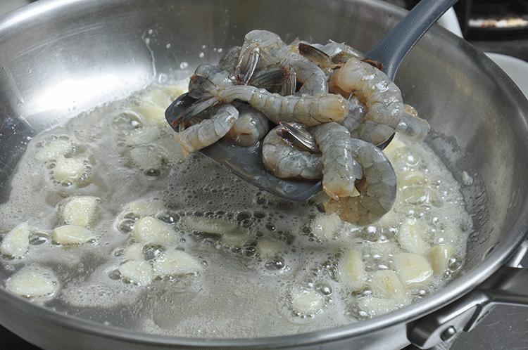 西班牙蒜香虾的做法,西班牙蒜味虾