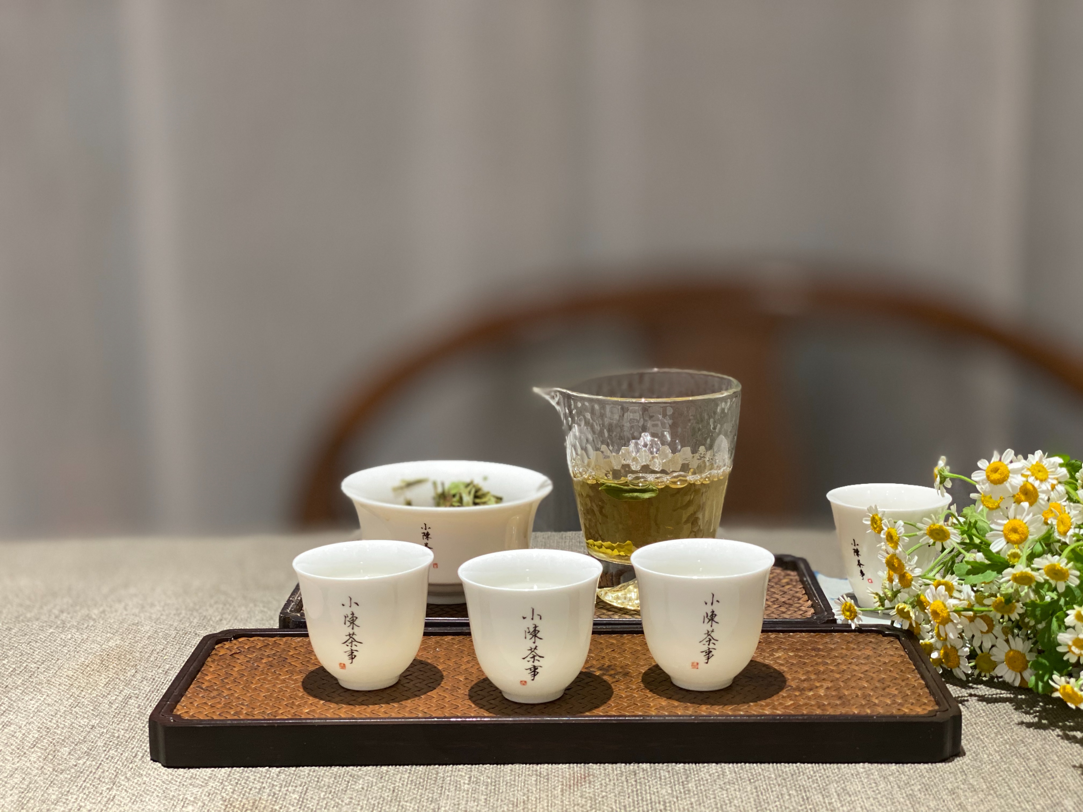 白茶散茶和饼茶哪个适合长期存 (白茶如何存放成老茶)