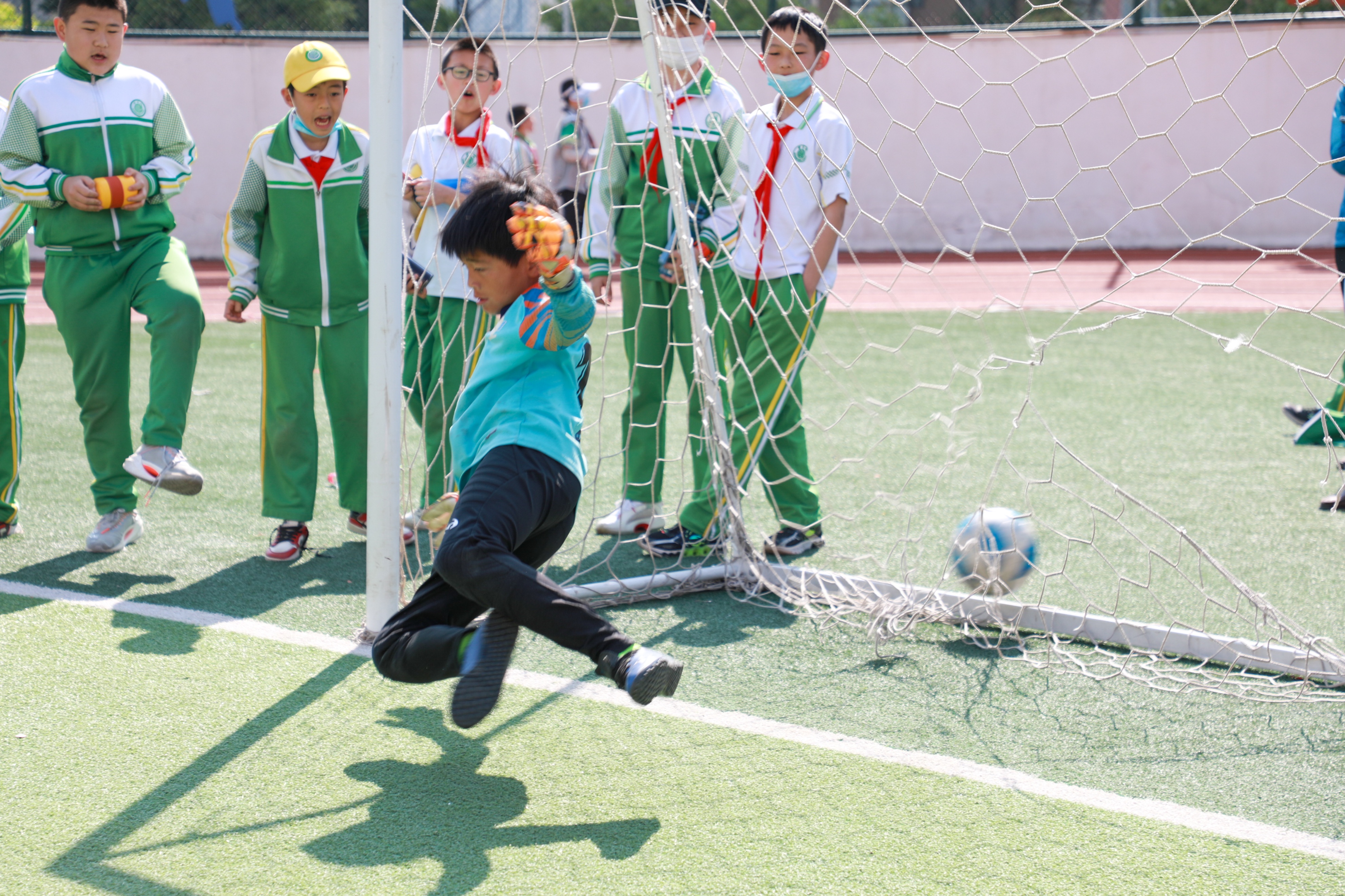 体育强国梦芳草少年行:昆明芳草地国际学校启动体育文化节