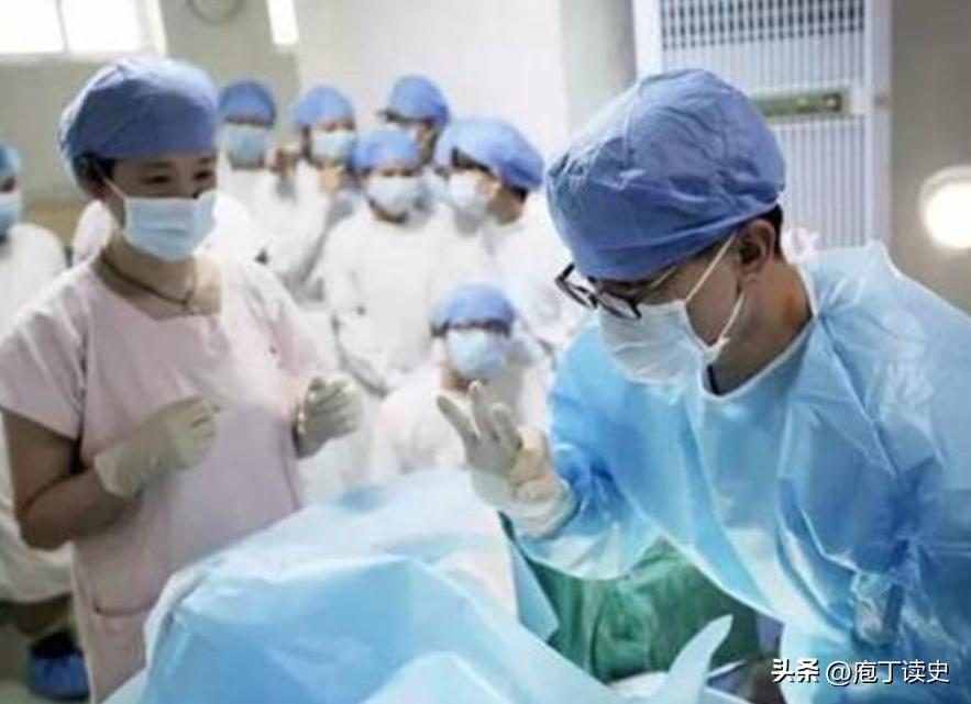 高校女生兼职有多残酷,女厕所高薪兼职骗局