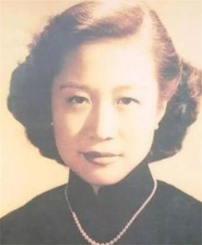 杨振宁82岁娶28岁娇妻现状,杨振宁82岁娶28岁娇妻模样