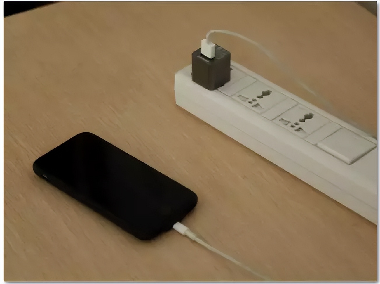 现在手机电池充电都是随便充吗,手机电池最好不要充到100%