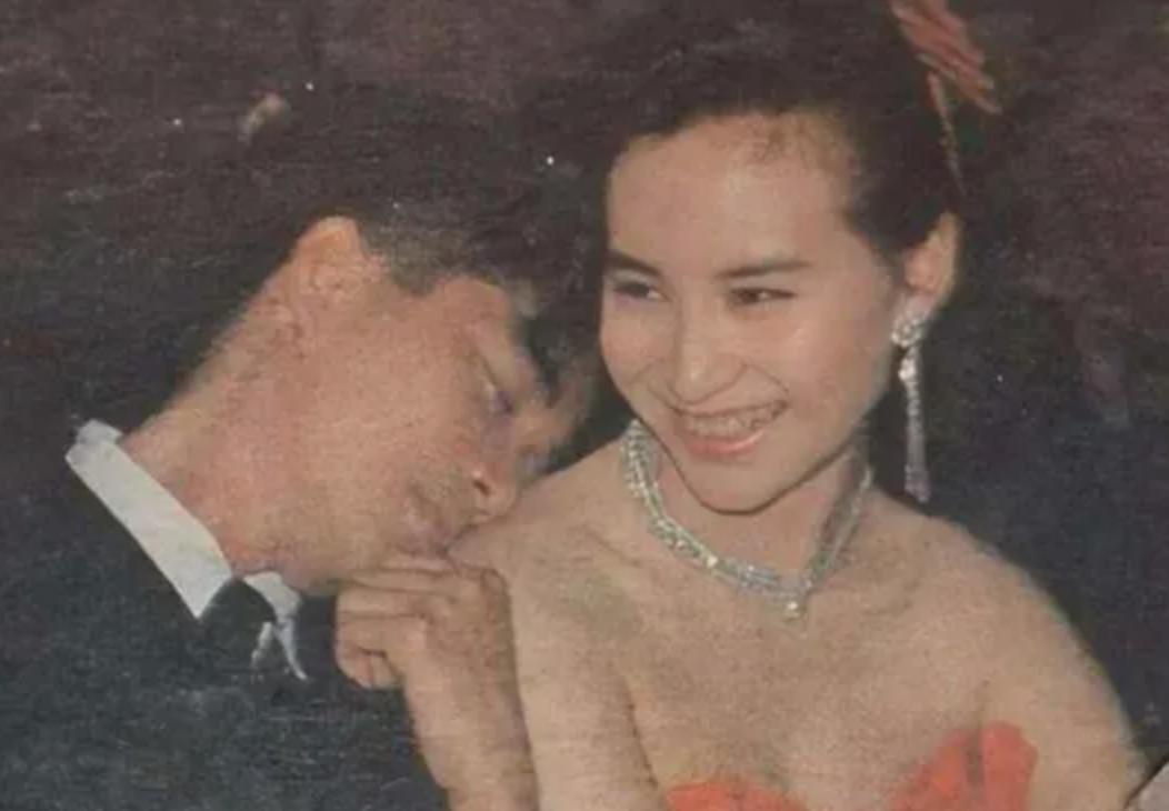 何超琼豪门婚姻,何超琼朋友圈