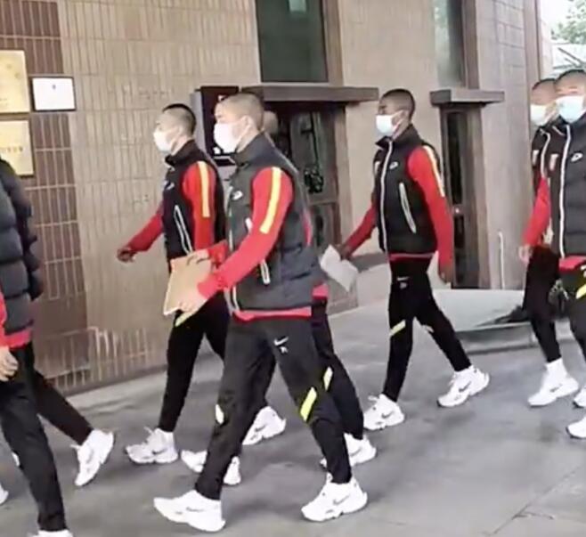 中国男足被骂集锦以及各种神操作,中国男足被戏弄的一场比赛