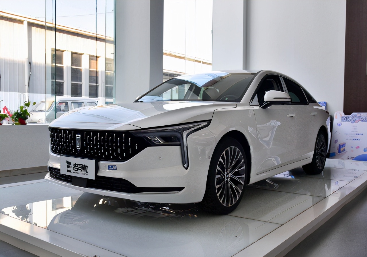 国民新标杆口碑好的中型车奔腾b70,奔腾b70新款2024款值不值得买