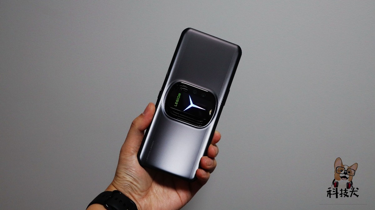 拯救者y90对比iphone13pro,拯救者y90和黑鲨5pro谁更值得入手