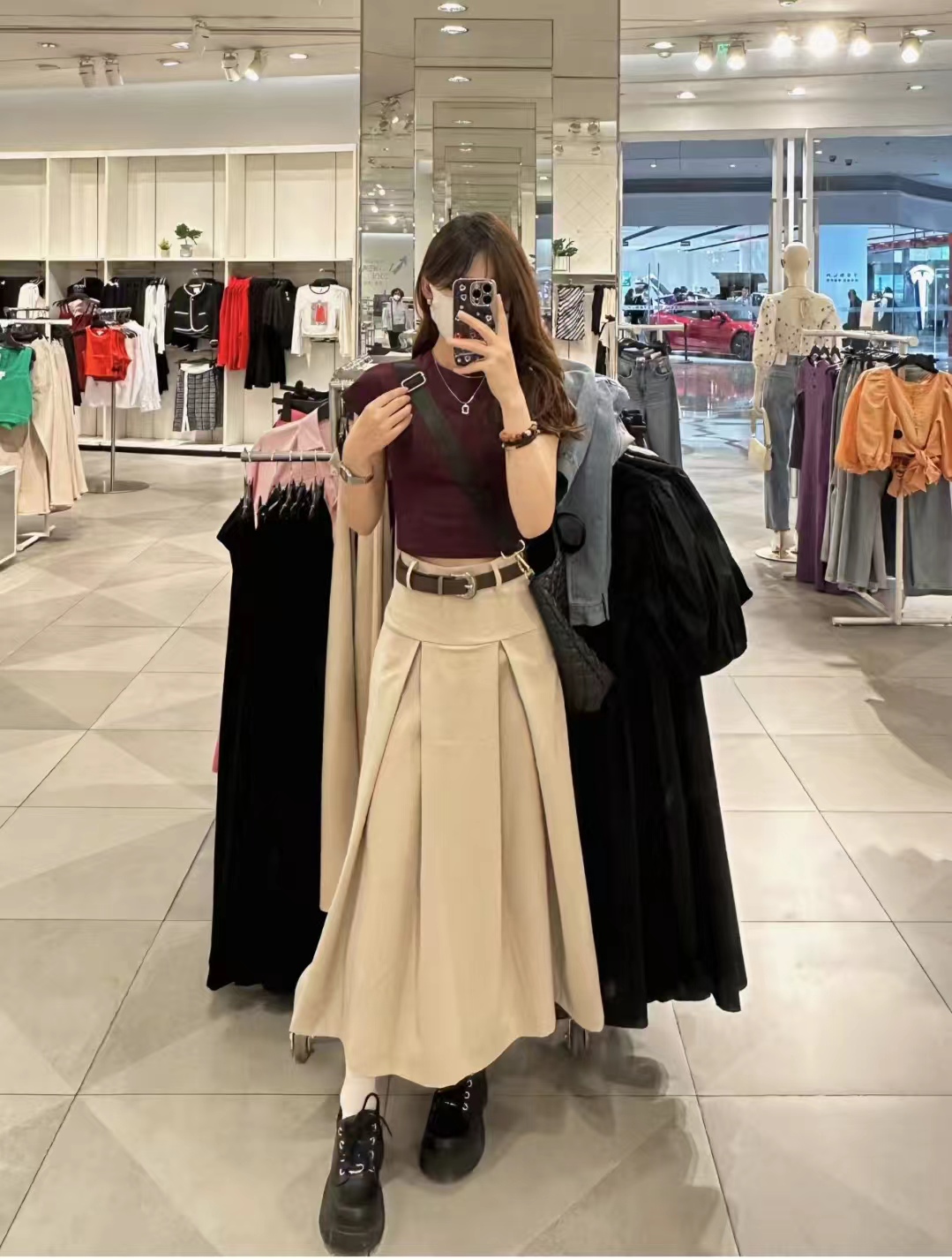 卡其色衣服怎样搭出高级感,早秋卡其色长袖衬衫外套高级穿搭