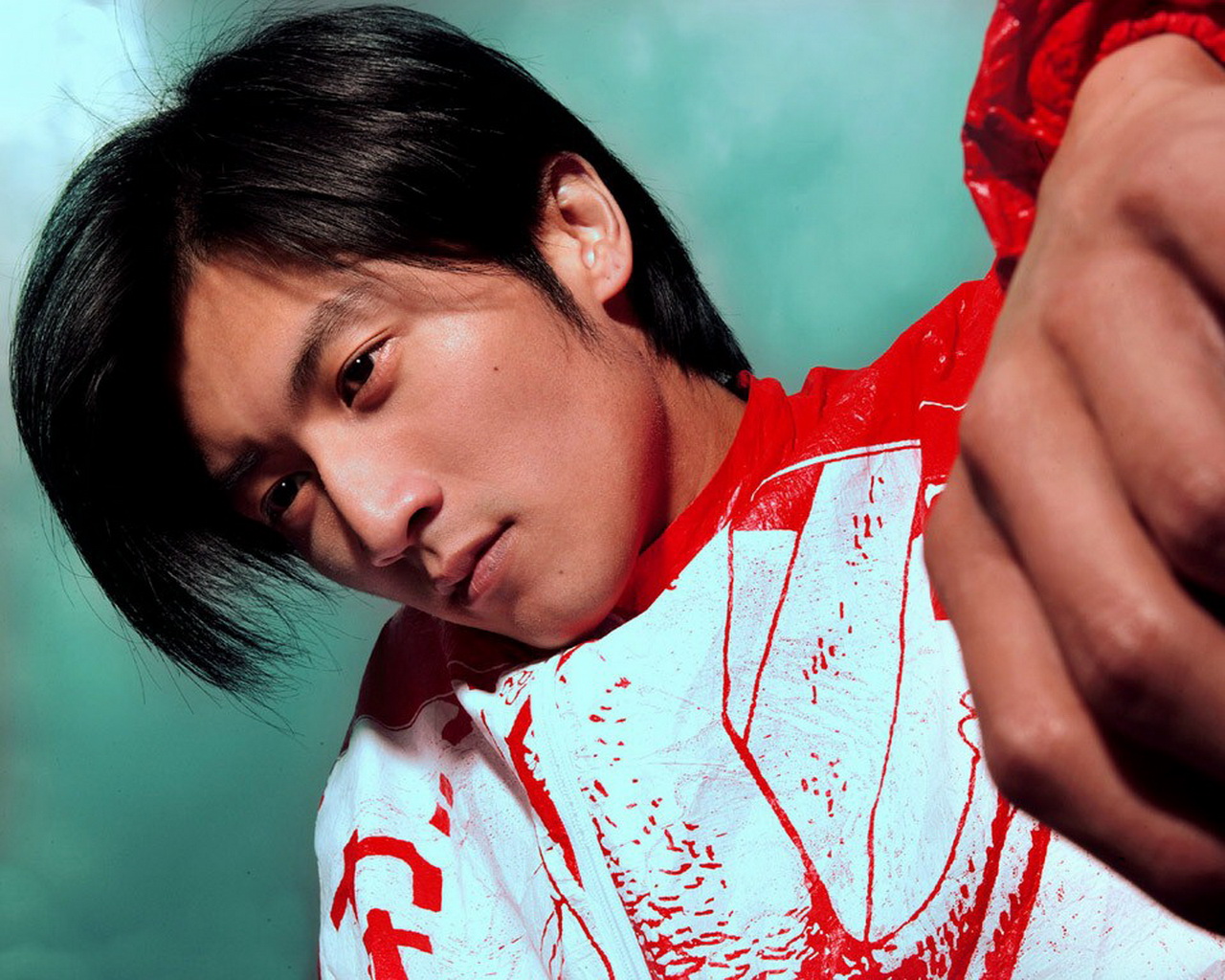 谢霆锋有多暖心,谢霆锋到底爱不爱张柏芝