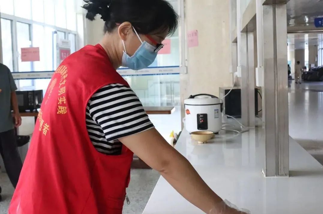 涉县医院爱心厨房做饭,东明县人民医院营养食堂