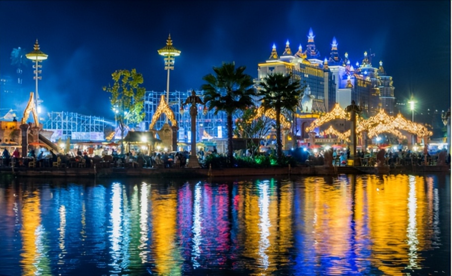 玩转云南西双版纳,西双版纳告庄夜市网红打卡之地