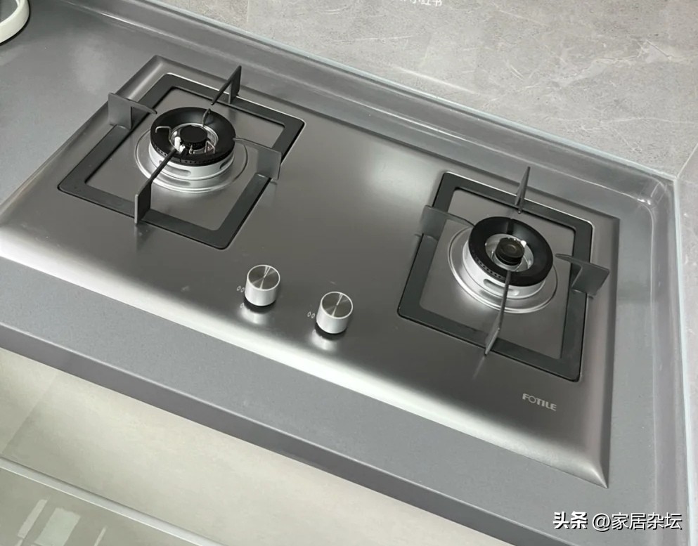 燃气灶为何差价那么大,燃气灶600和3000的有什么区别