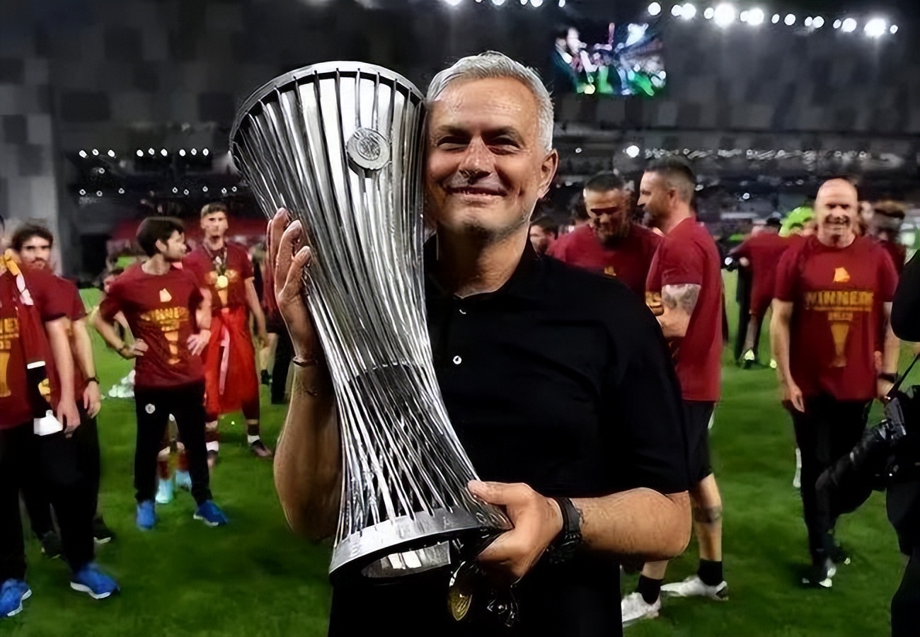 穆里尼奥150万欧,曼联1.83亿英镑引援