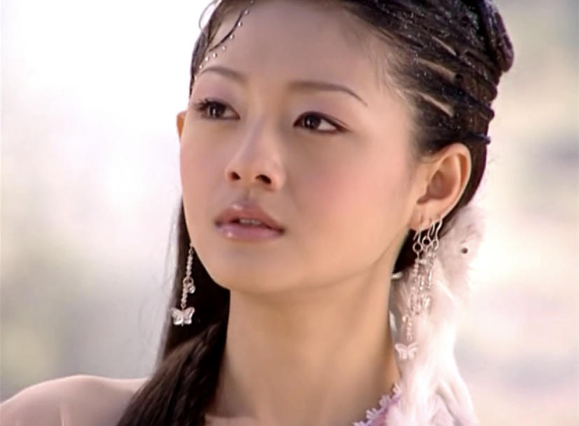 鸡毛穿一身、通天大脑门…国产神话剧的惊人造型，他们全都承包了