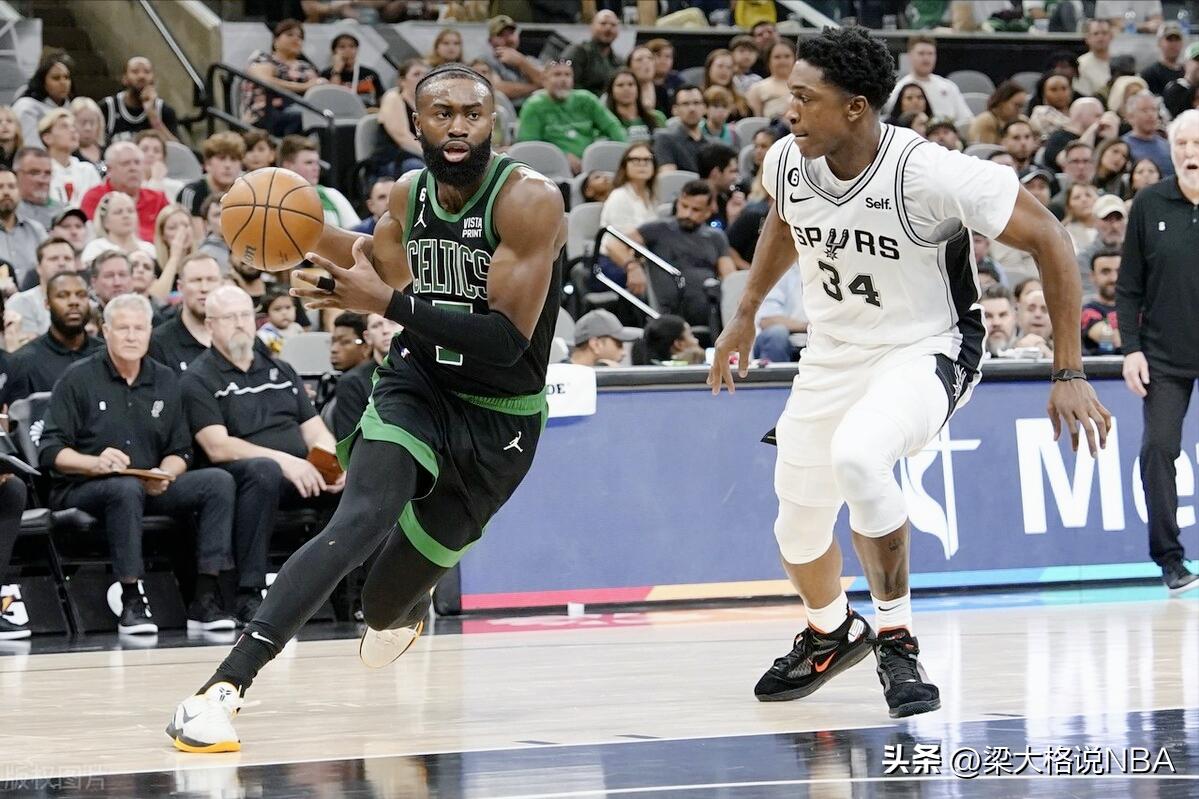 35秒13分波波维奇对布朗说了什么,恭喜塔图姆