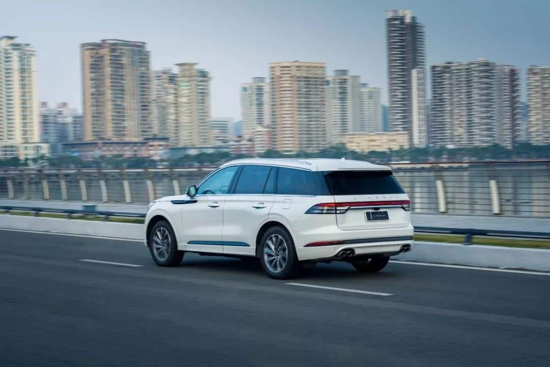 宝马x5国产林肯飞行家降价,林肯航海家和宝马x5哪个好