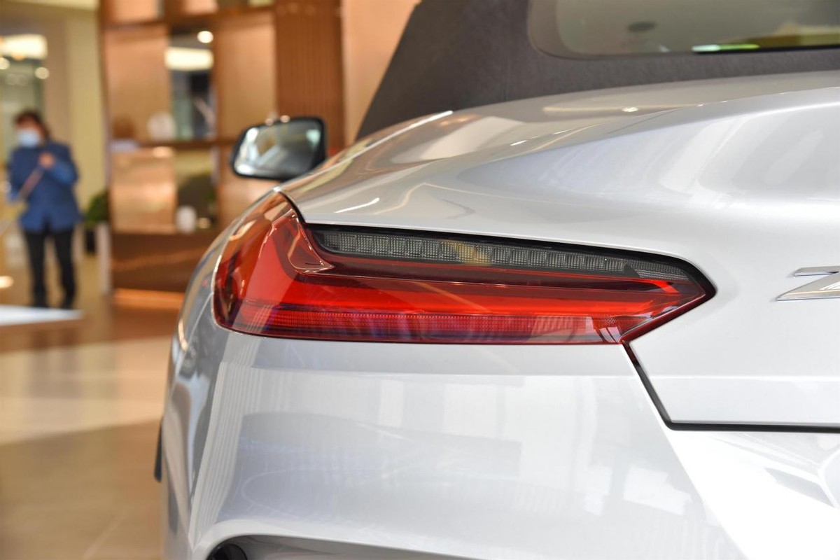 最新款宝马z4敞篷车四座,2018款宝马z4硬顶敞篷版