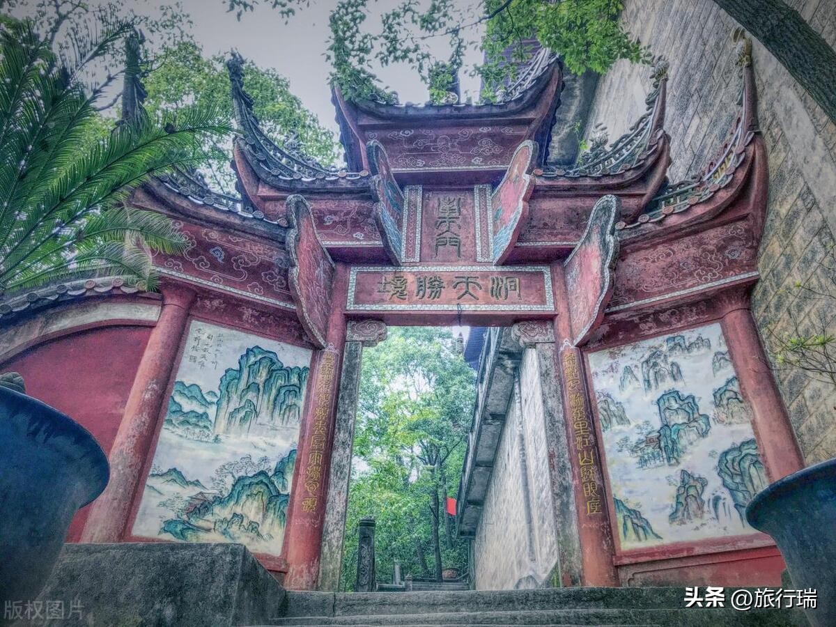 重庆攻略十个必须要去的地方,到没去过的地方走走