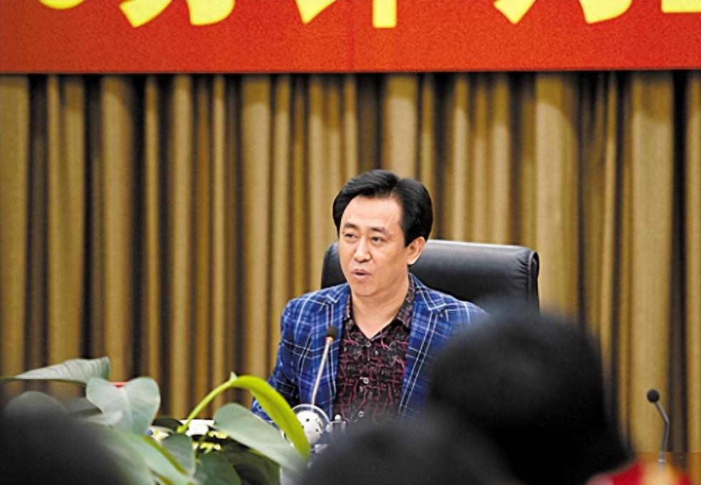 许家印歌舞团队演员照片,许家印歌舞团队演员状况