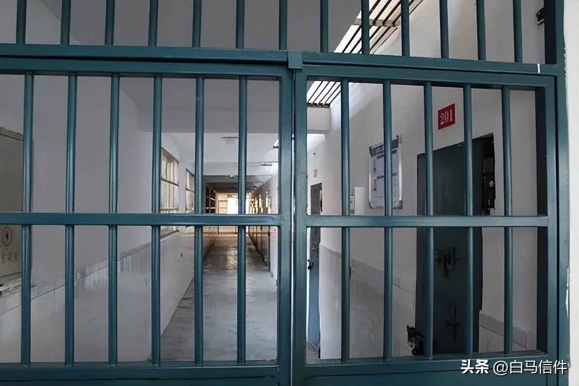 家人被警察抓走了家属应该怎么办,家人被异地警察带走几天没消息