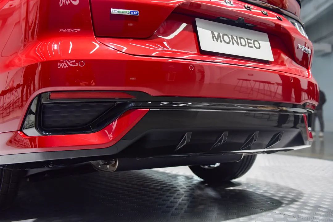 18款蒙迪欧2.0顶配深度测评,2.0凯美瑞和1.5t蒙迪欧哪个动力大