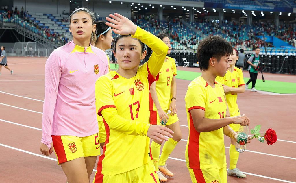 狂虐82分钟！带刀后卫变身前卫，3球3助攻！震撼表现！