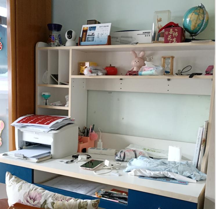 受控于父母的成年人