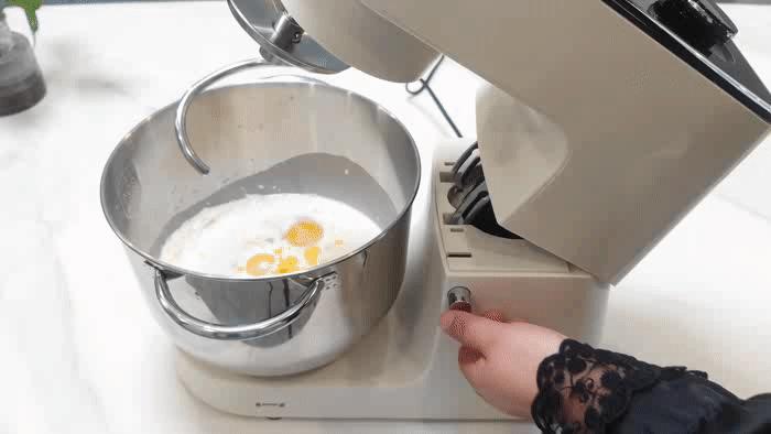 长帝企鹅顶顶和海氏m6哪个好,企鹅顶顶厨师机做蛋糕