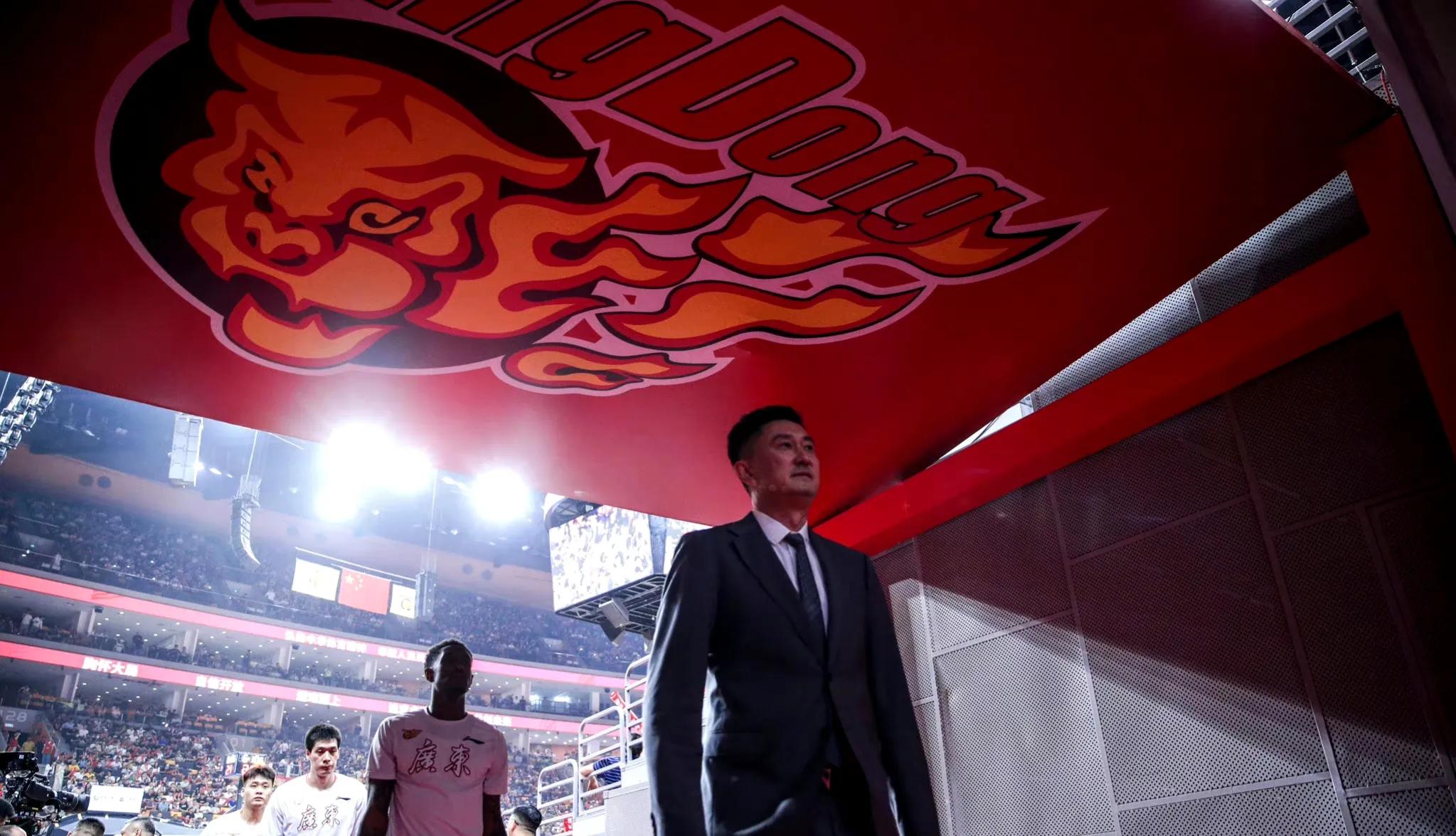 广东队开启引援计划,周琦赵睿互换广东拿了多少签字费