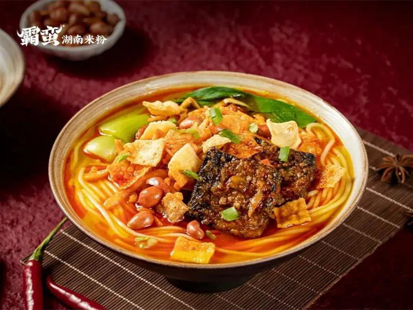 霸蛮米粉创始人张天一与董明珠,张天一董明珠的对话视频完整版