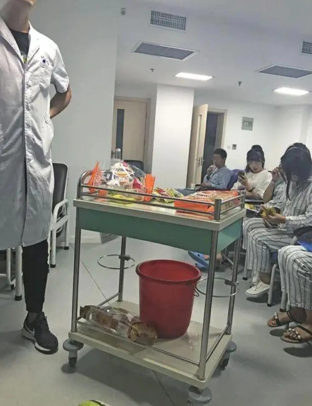 00后女孩挣100万视频,00后女生19岁月入45000