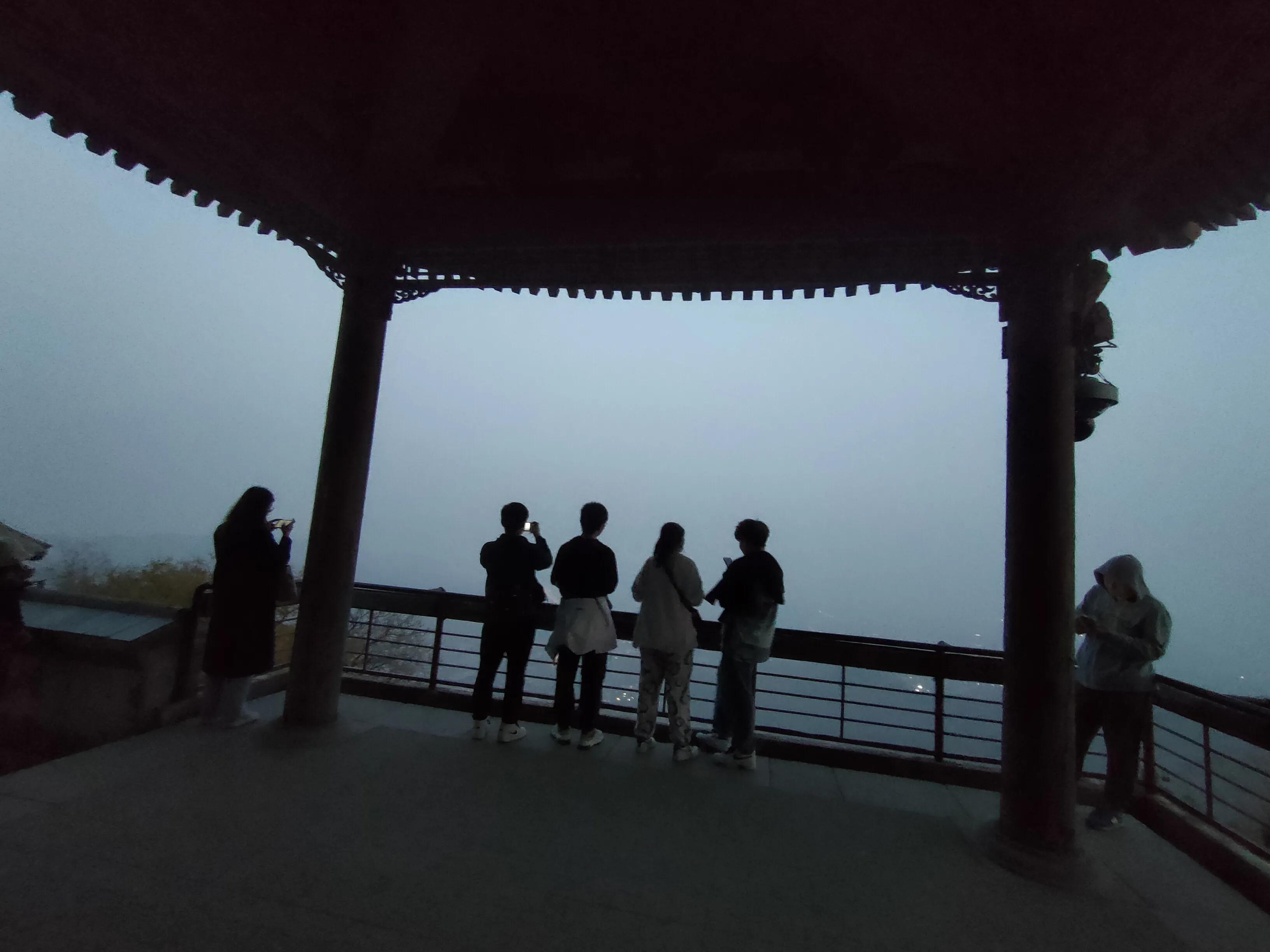 香山登顶最近路线,爬香山最佳路线攻略大全视频