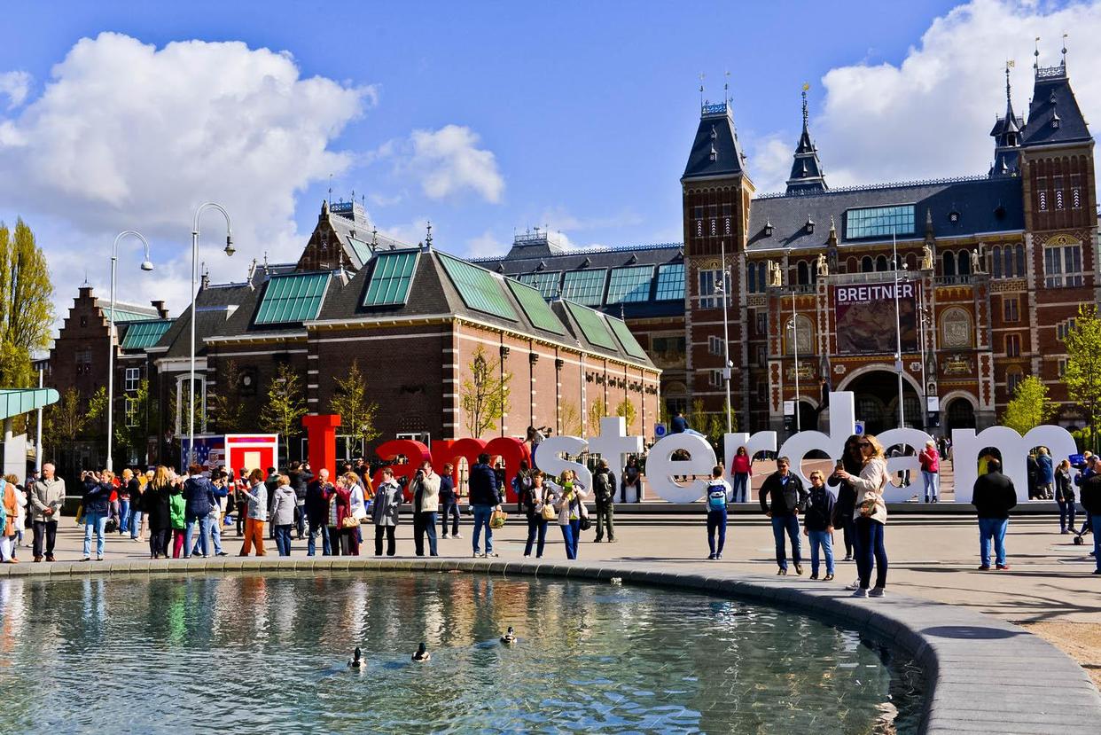 荷兰女性第一次来中国,荷兰女性走在大街上视频