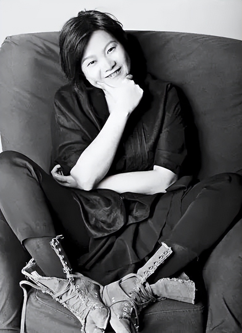 洪晃名门痞女年轻时候,名门女人洪晃完整版