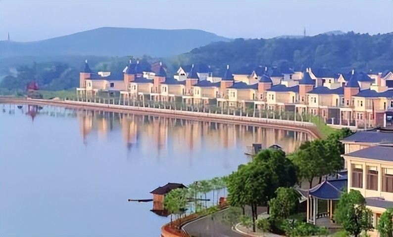 中国第一富村华西村经济来源,比华西村还富的土豪村