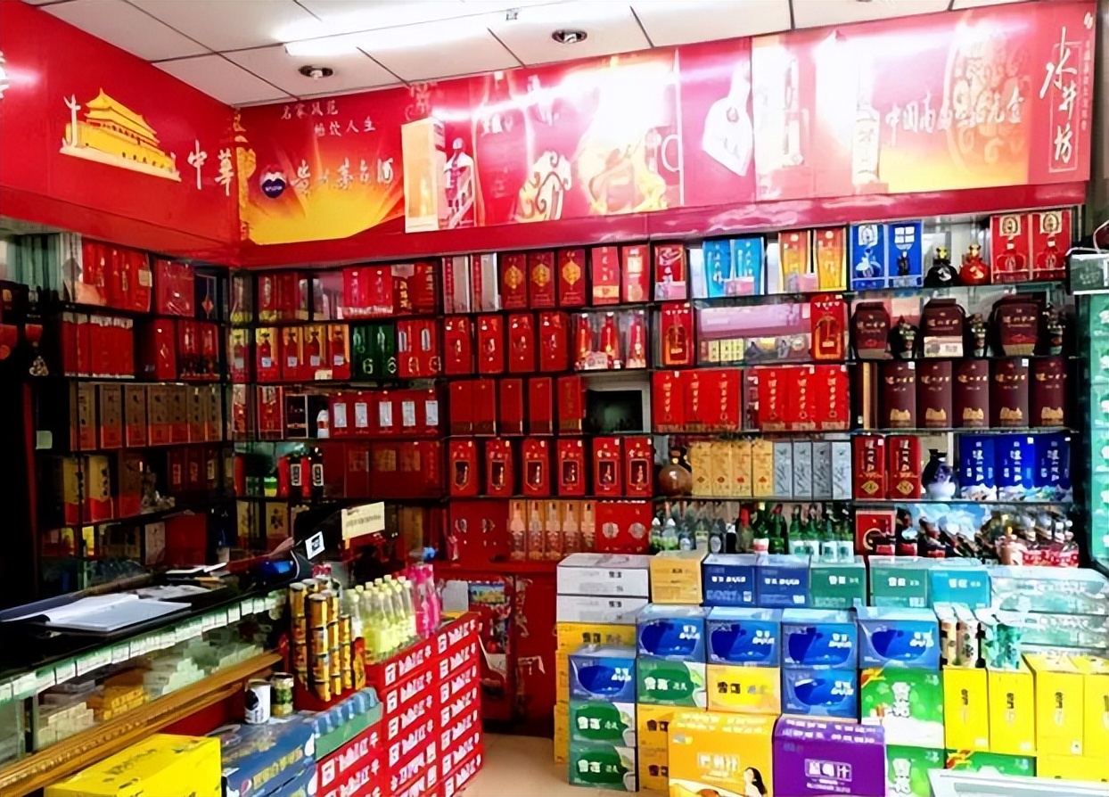 街边的茶叶店永远没人靠什么挣钱,路边卖烟酒行业好做吗