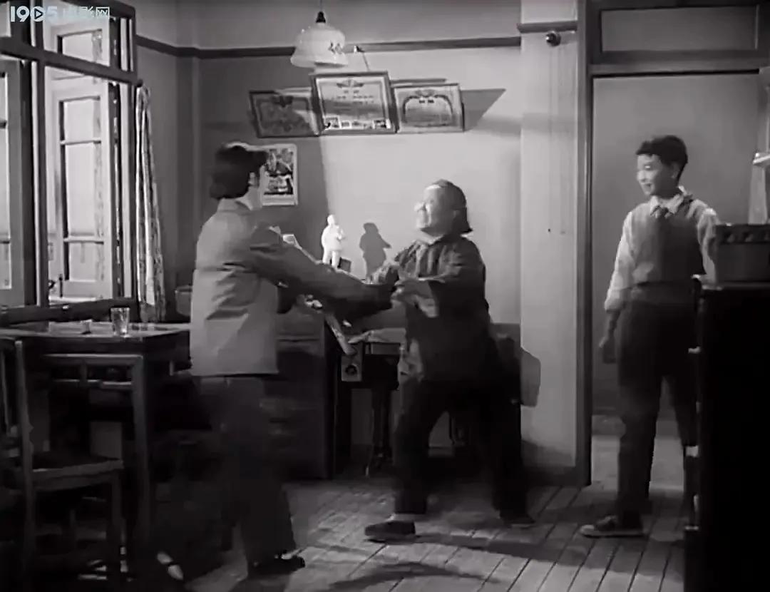 老电影海燕,老电影两个小足球队1956插曲