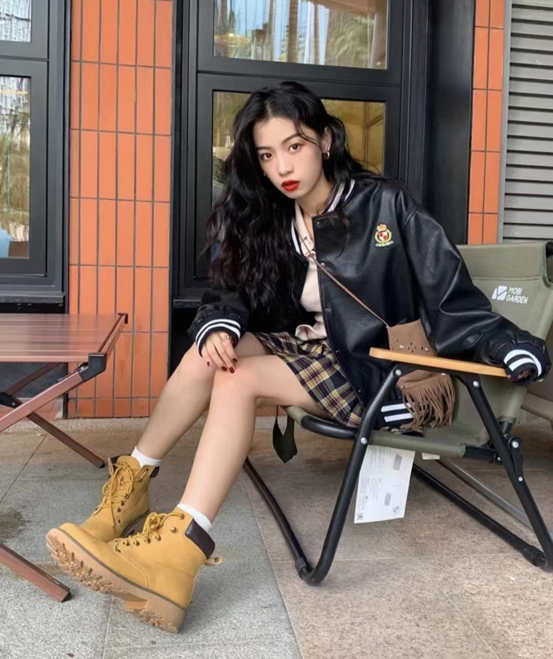 皮衣怎么搭配衣服女秋冬,2020洋气套装皮衣