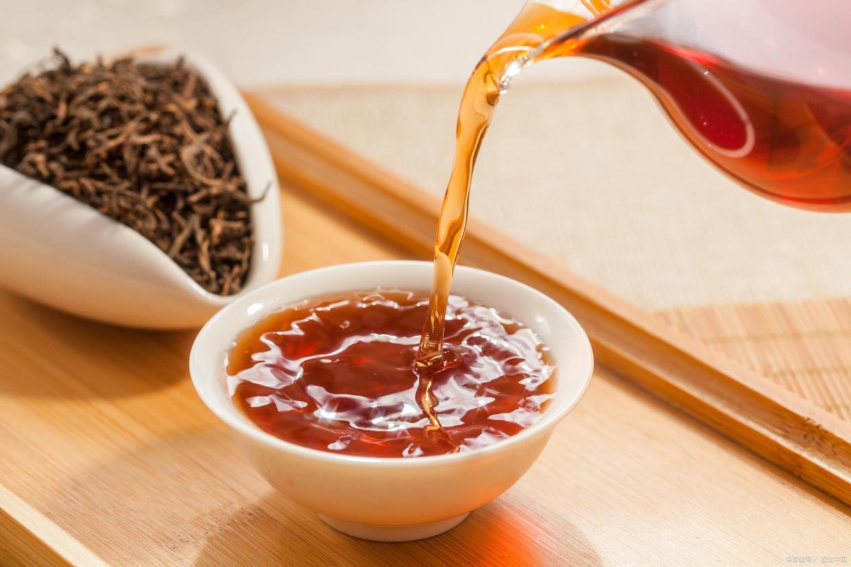 普洱熟茶对肠胃有什么影响,熟普洱茶能改善肠胃功能吗